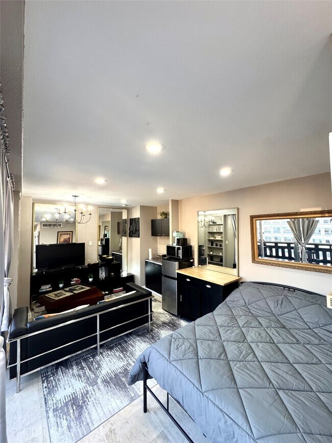 Photo - 2016 Main St Unit 1809