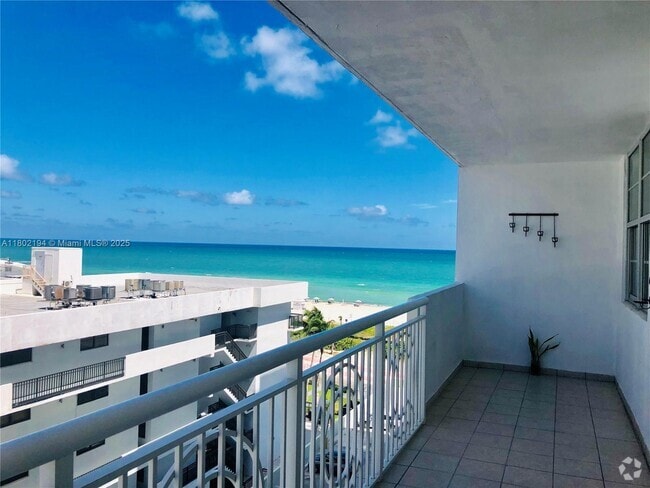 Building Photo - 5825 Collins Ave Unit 7D Rental
