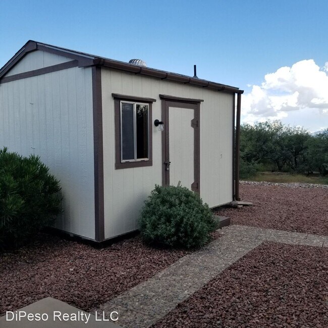 1 br, 1 bath House 1030 S Barrel Cactus Rental House Rental in