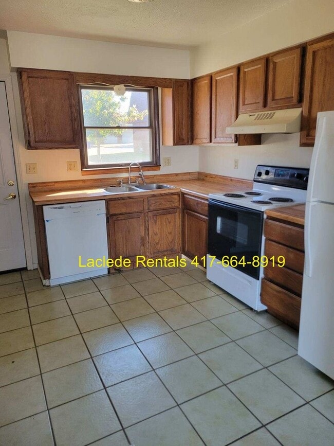 Photo - 2 BEDROOM 1 BATHROOM APARTMENT FOR RENT