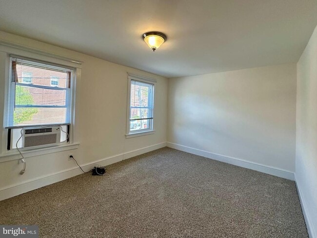 Photo - 228 N Orange St Unidad 2