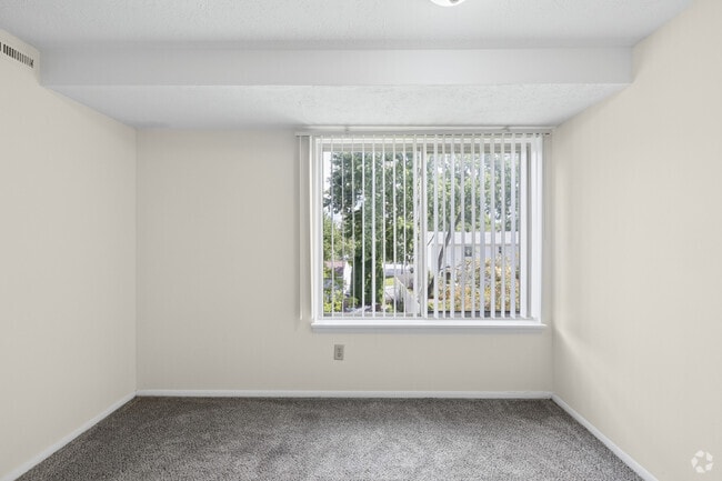 2BR, 1BA - 1,008SF - Dining Room