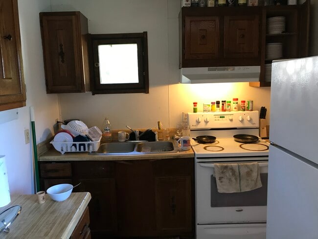 Photo - 1255 Old Bristol Rd