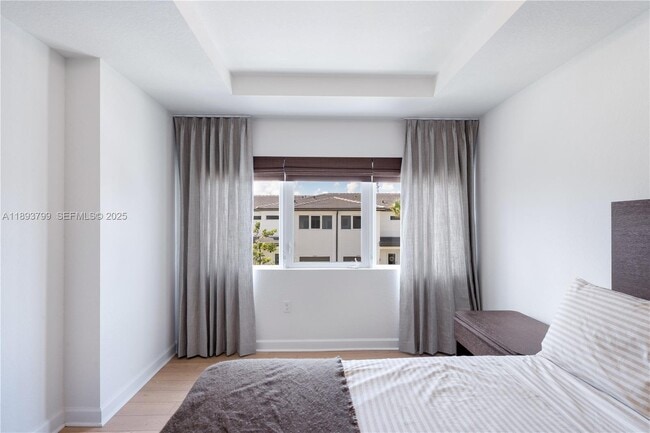 Photo - 5025 SW 37th St