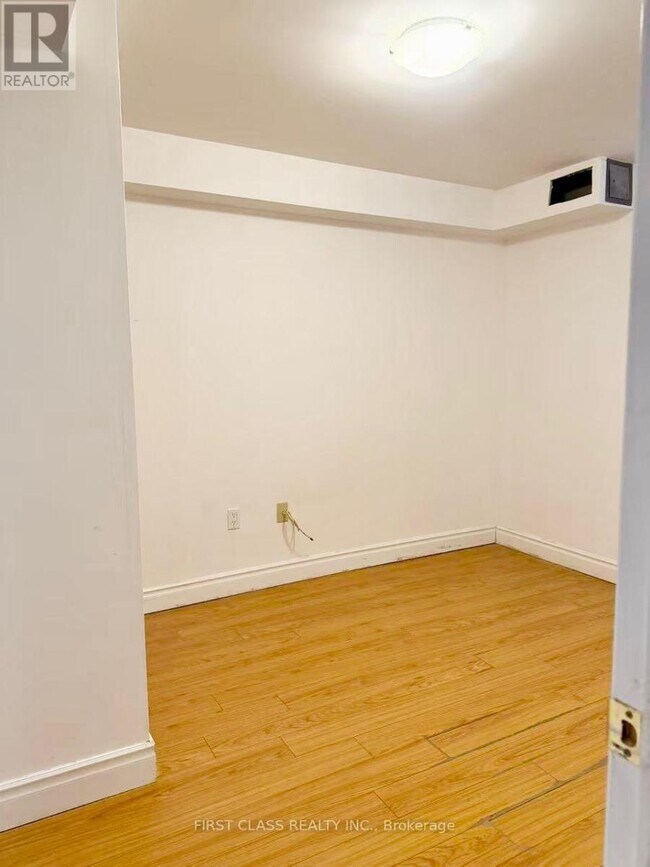 Photo - 14 Tormina Ct