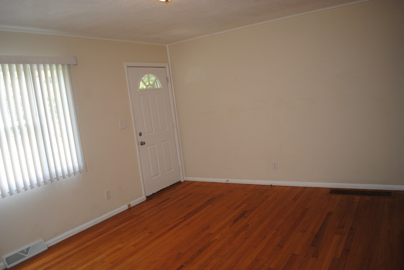 Photo - 504 Fairmont St