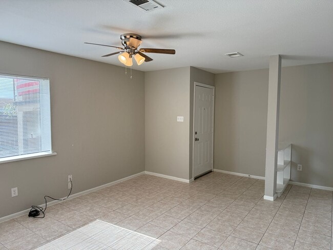 Photo - 13902 Buckingham Dr Unit B