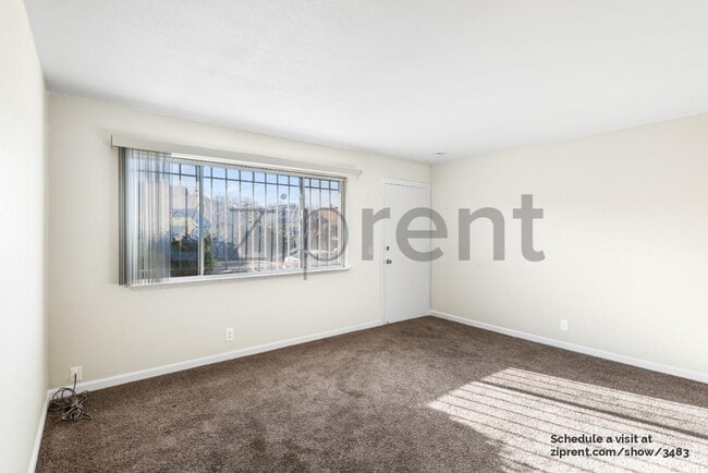 Photo - 1379 Harmon St