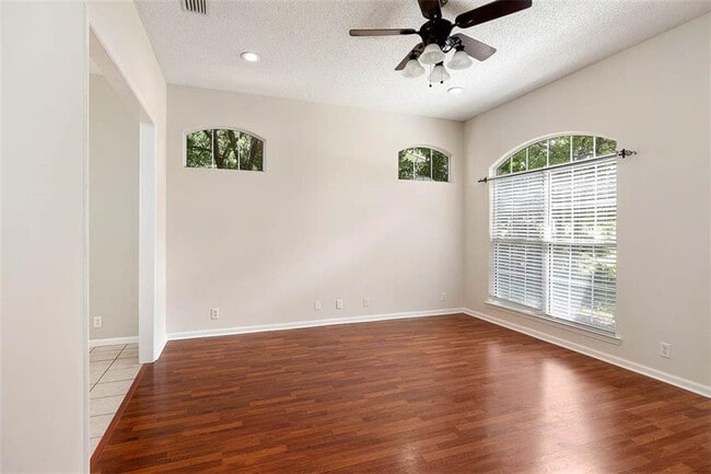 Photo - 106 Lagoon Way
