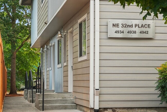 4934-4942 NE 32nd Place