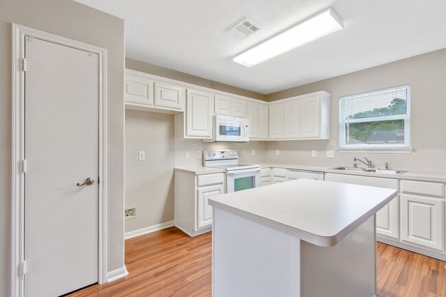 Photo - 16225 Summerset Estates Blvd