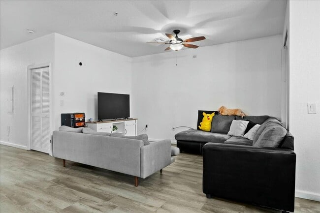 Photo - 1109 Shoma Dr