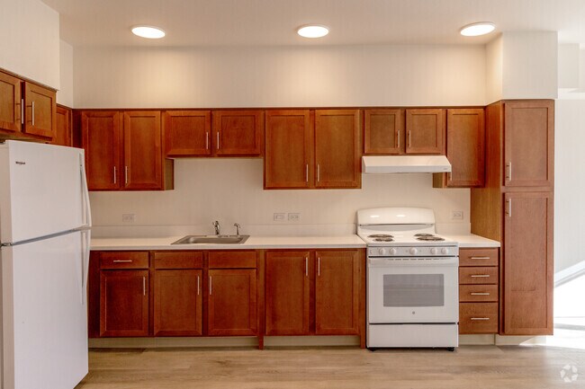 1BR, 1BA - 595SF