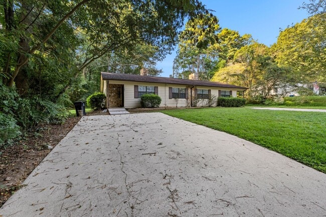 Photo - 129 Valleywood Rd