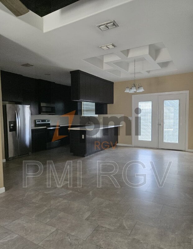 Building Photo - 2003 Sahara St Unit 4