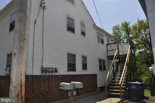 Building Photo - 15 Mary St Unit 15 Rental