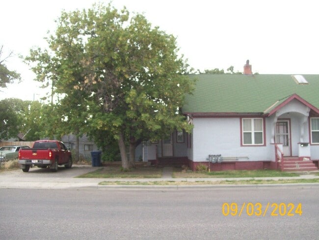 219 E Callender St