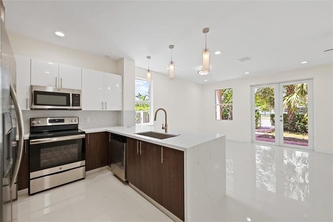 Photo - 1434 SW 4th Ave