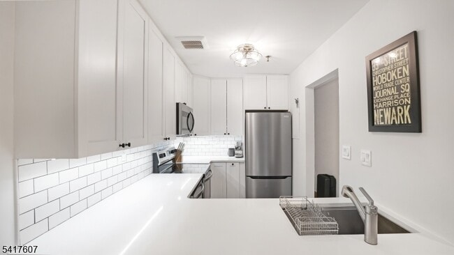 Photo - 228 Monroe St Unidad 1N