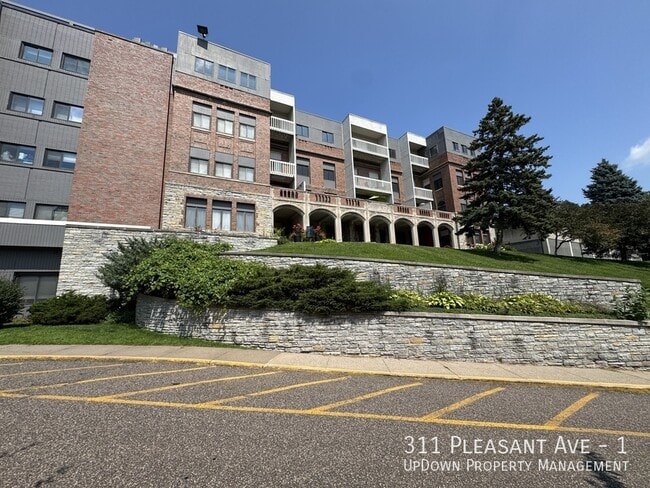 Photo - 311 Pleasant Ave Townhome