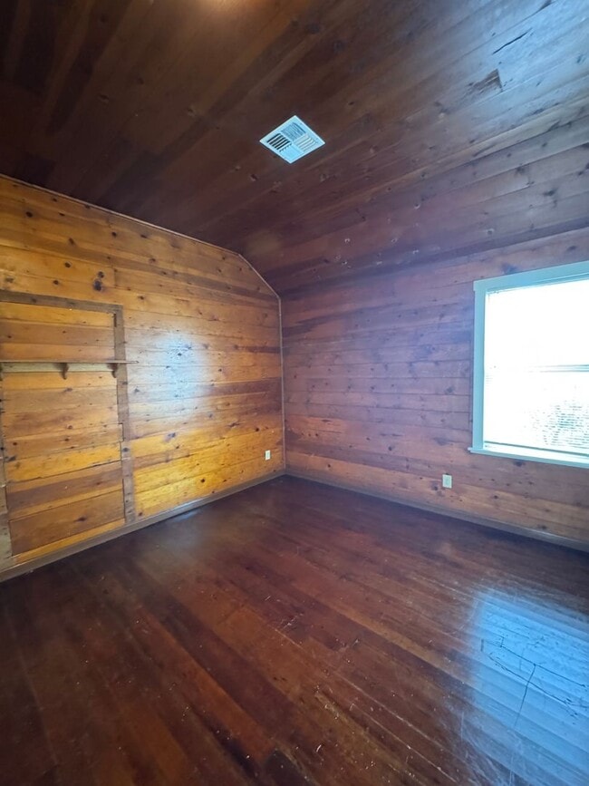 Photo - 4 bed 1 bath house in S. Yuba City