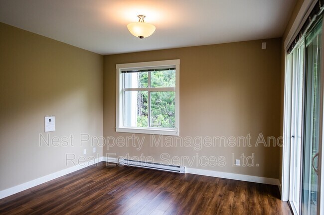 110 Baxter Ave