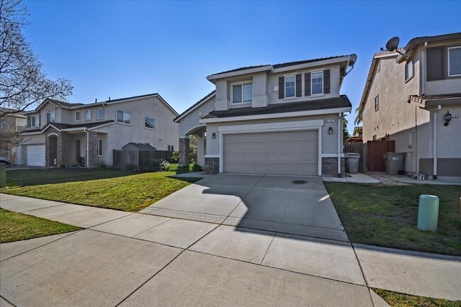 Photo - OPEN & SPACIOUS, 4 BEDROOM, 3 BATH 2 STORY...