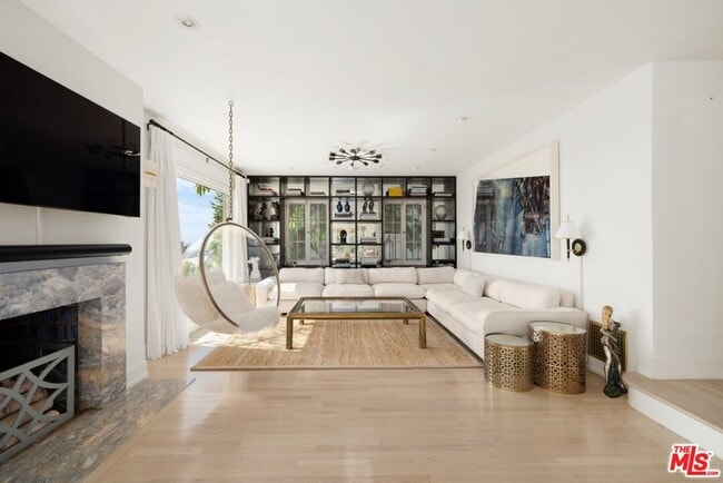 Photo - 6650 Whitley Terrace