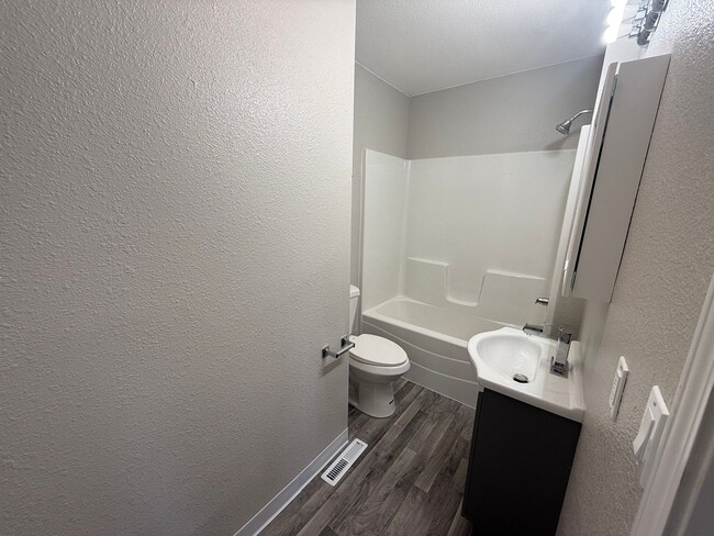 Photo - Newly Remodeled! Dog friendly!