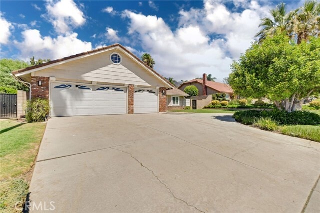 2123 Golden Hills Rd