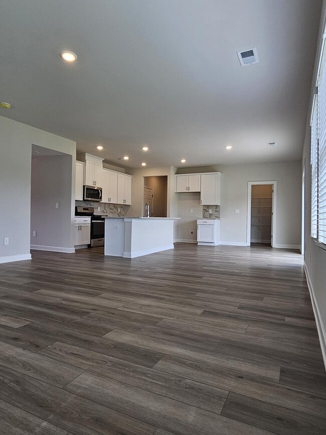 Photo - 140 Lavinia Cir