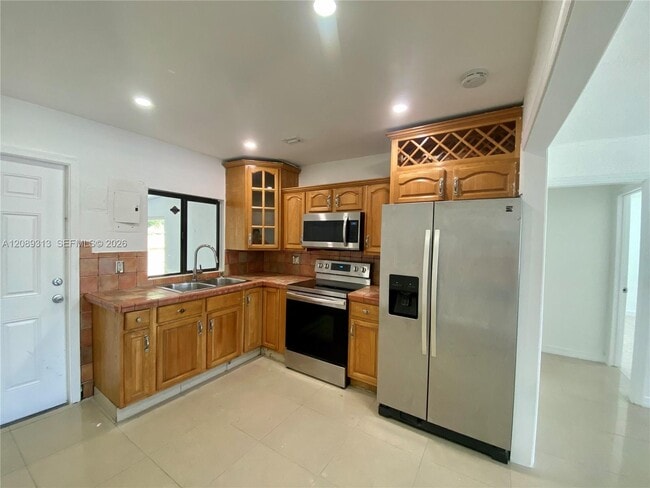 13242 NE 16th Ave Unit 13242