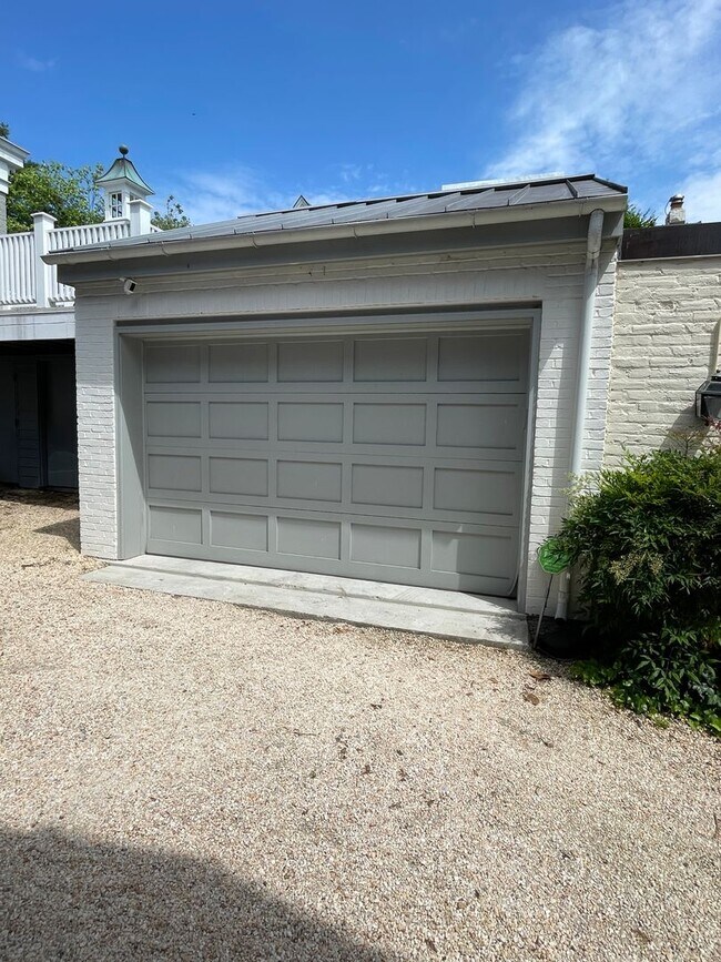 Photo - Georgetown Splendor with Garage Parking