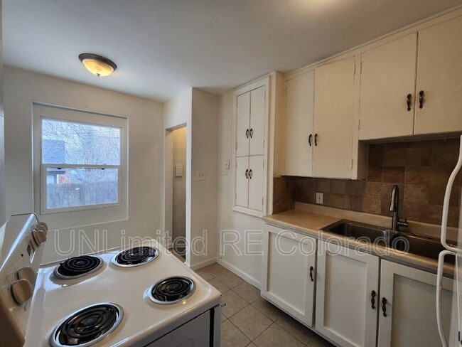 Photo - 1460 Kipling St
