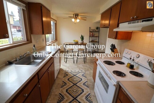 Building Photo - 581 Holmes Ln Unit #25