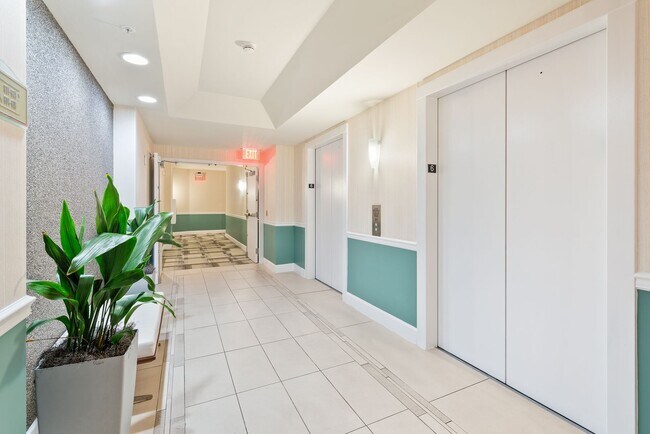 Photo - Downtown Orlando One Bedroom with Lake Eola View * * Modernized Waverly Condo Unidad 614