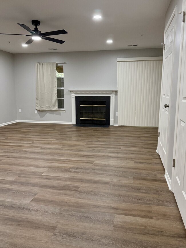 Photo - 1523 Ashburnham Dr