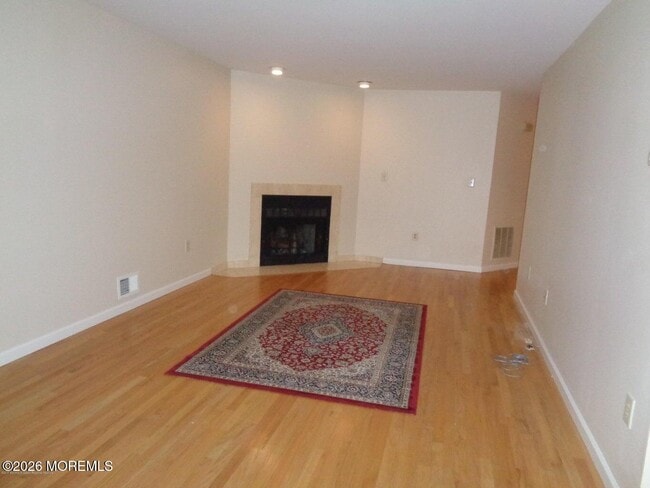 Photo - 8 Eastborne Dr Unit 1008