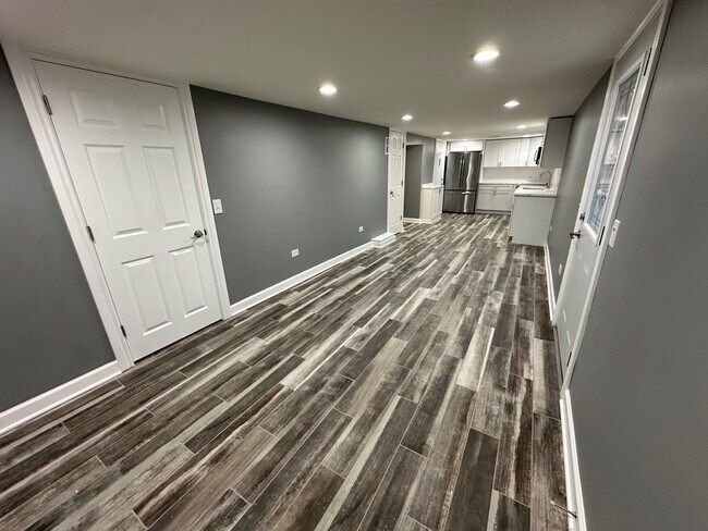 Photo - 2233 N Lawler Ave Unit GDN