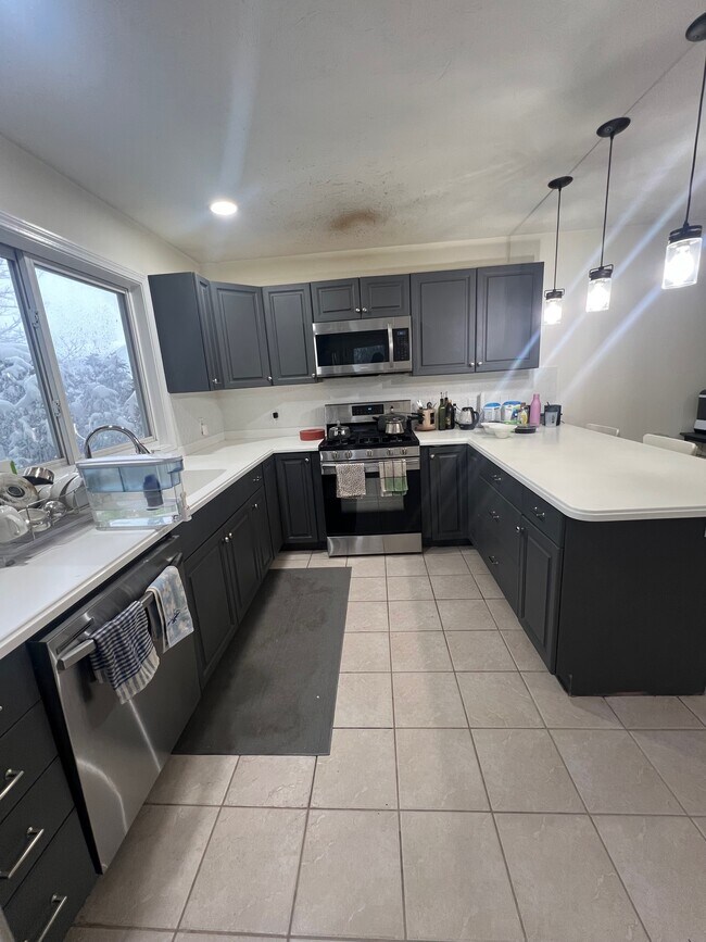 Photo - 411 Captain Eames Cir