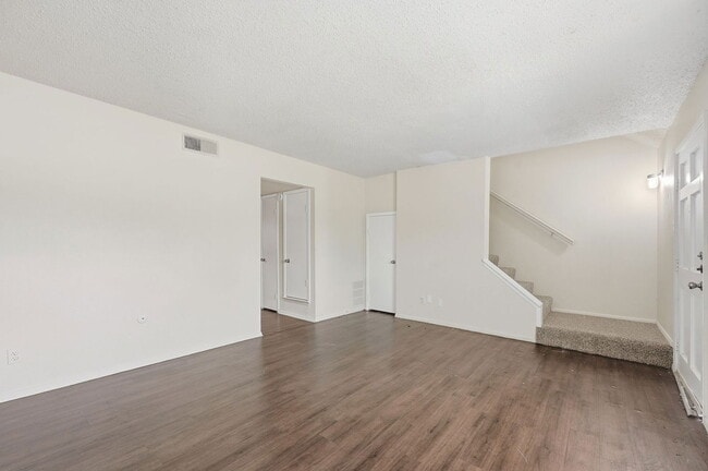 Photo - 314 Candlewood Ln