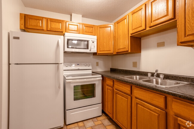 Interior Photo - 1165 S Riverside Dr Rental