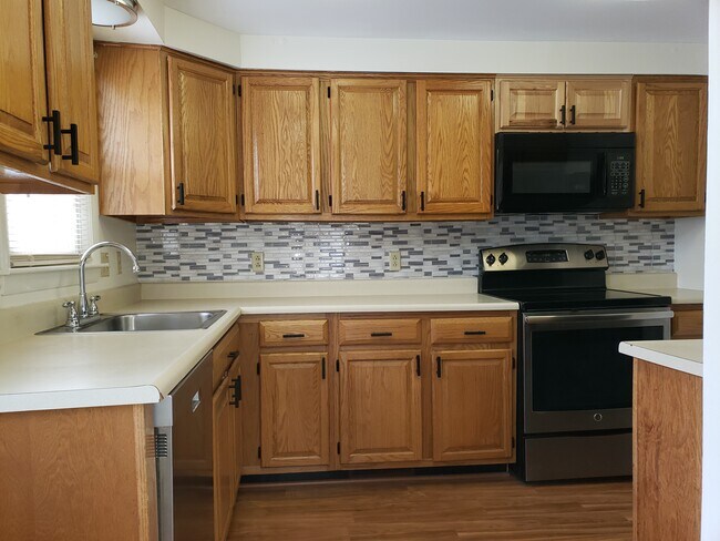 Photo - 5 Krampf Cir