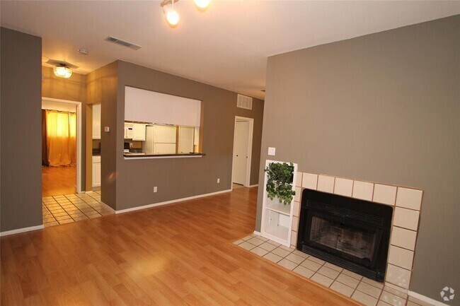 Building Photo - 806 W 24th St Unit 208 Rental