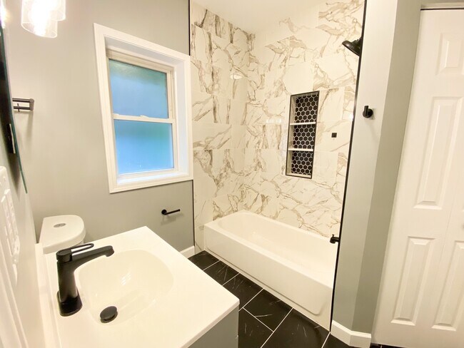 Master Bathroom - 7815 S Kingston Ave Unit 3