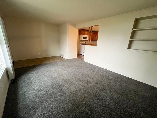 Photo - 3 Bed/1 Bath with Bonus Room and Fully Fenced in Yard!
