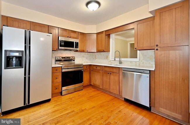 Photo - Beautiful, freshly updated townhome with a contemporary feel in the Wootton high school district!