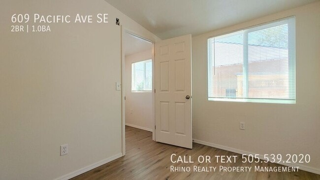 Photo - 609 Pacific Ave SE