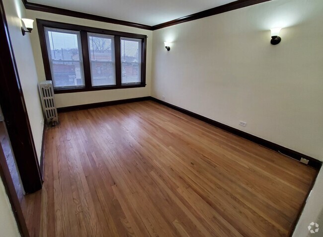 Building Photo - 3056 W Irving Park Rd Unit 2W Rental
