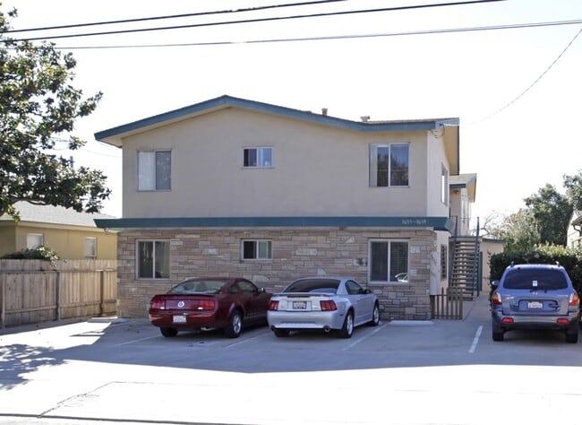 Building Photo - Apartment across the street from liberty s... Unit 3037 Macaulay St